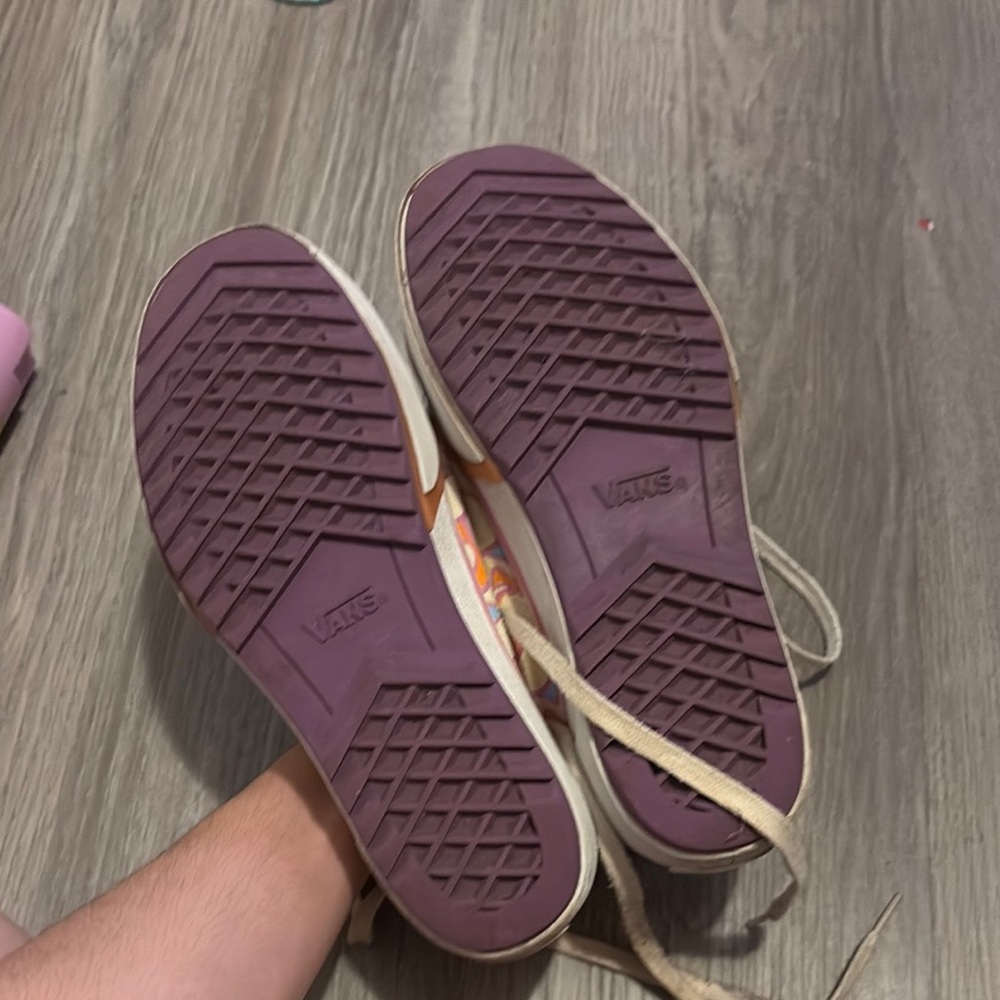 Vans Orange and Pink Sneakers with Iconic Style - Picture 3 of 4